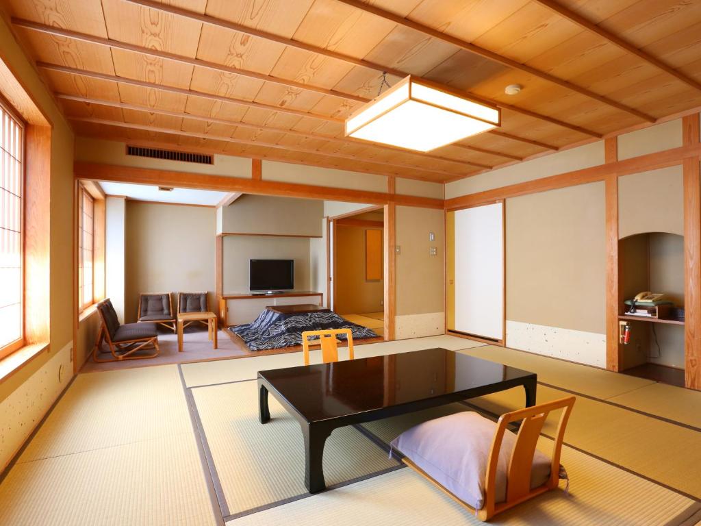 Ryokan Sakaya Tatami Room