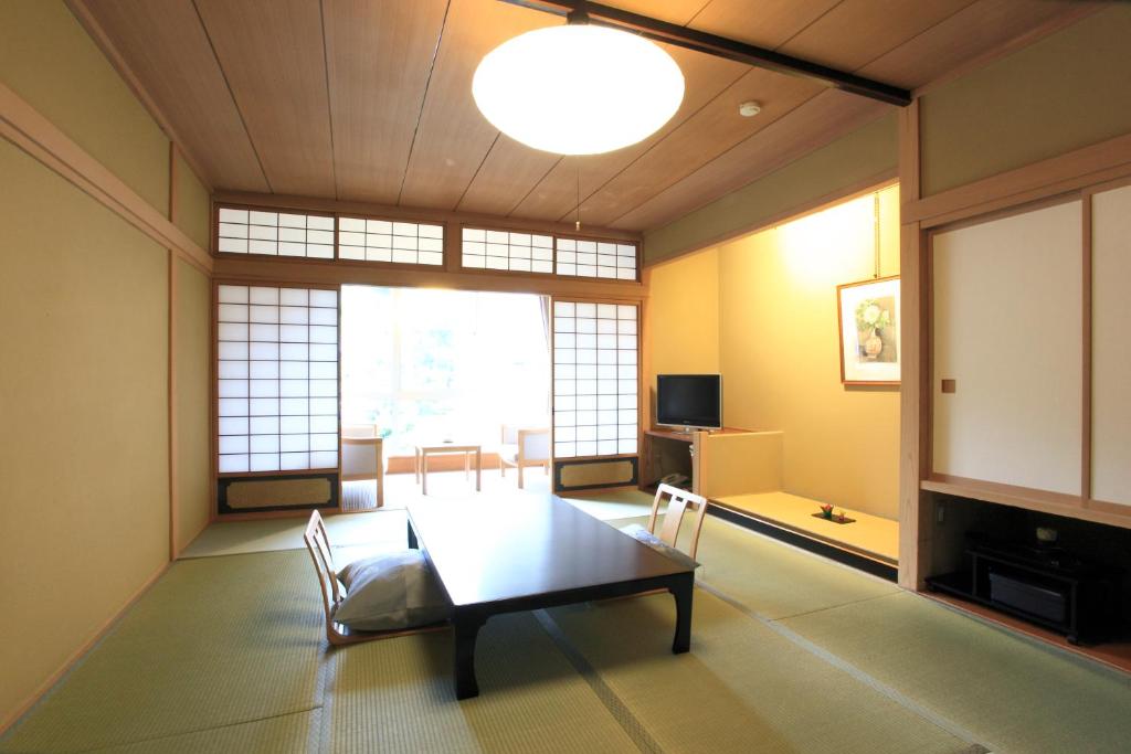 Ryokan Sakaya Tatami Room