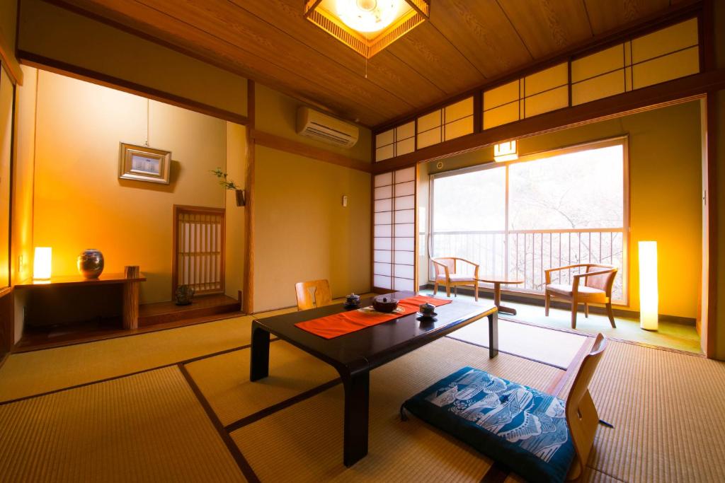 Ryokan Sei Shonagon Tatami Room