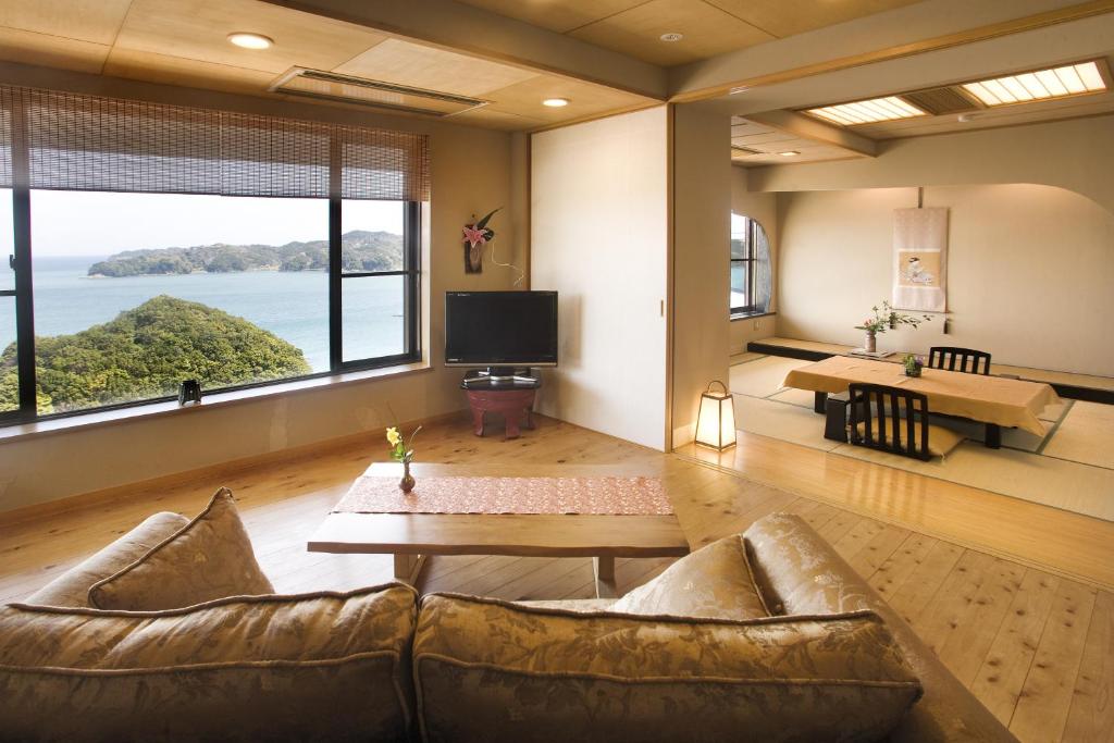Ryokan Uminocho Suite Tatami Seating View