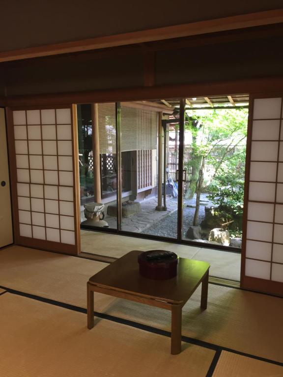 Ryokan Yamazaki Tatami Room Garden View