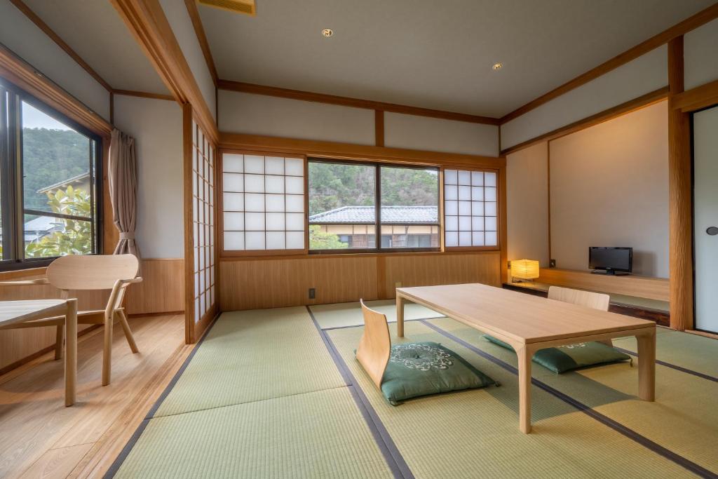 Ryokan Yamazaki Tatami Room View