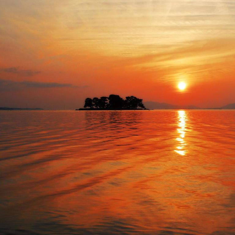 Ryokan Yukeikohan Suitenkaku Lakeside Sunset