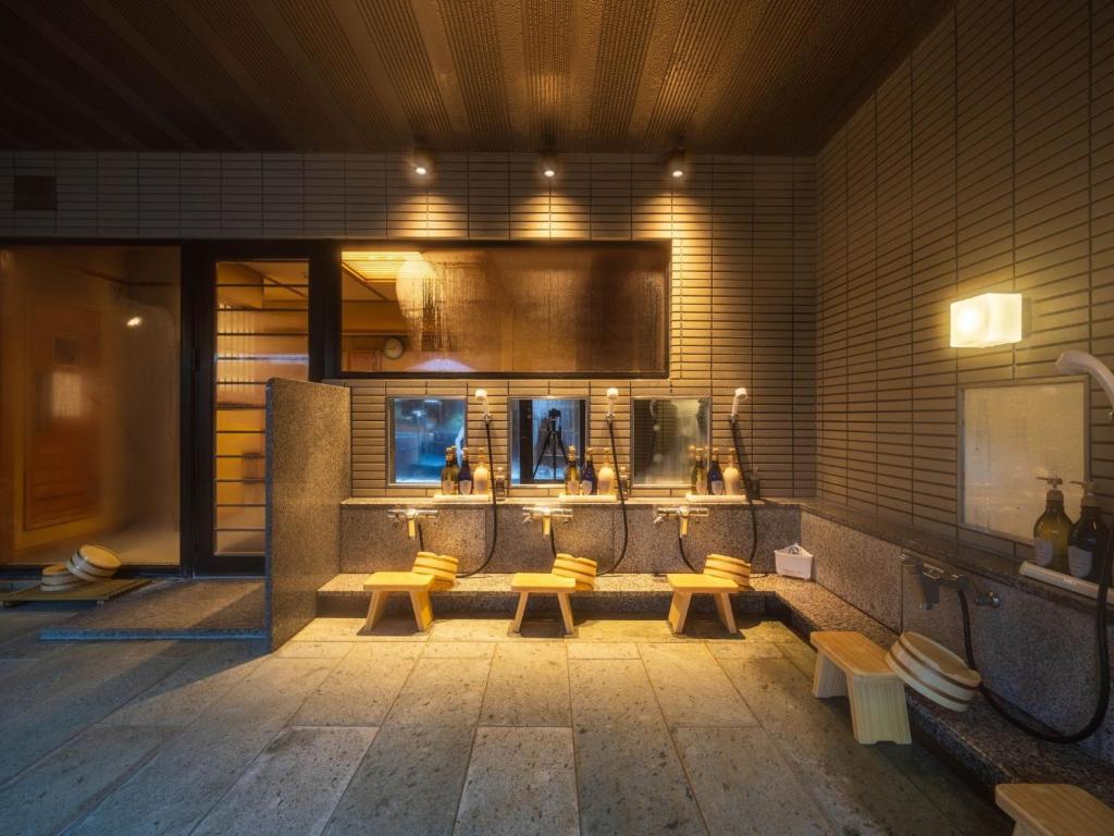 Ryokufukaku Onsen Bathroom
