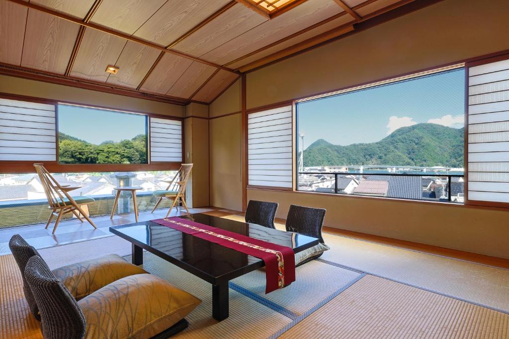 Ryokufukaku Tatami Room Mountain View