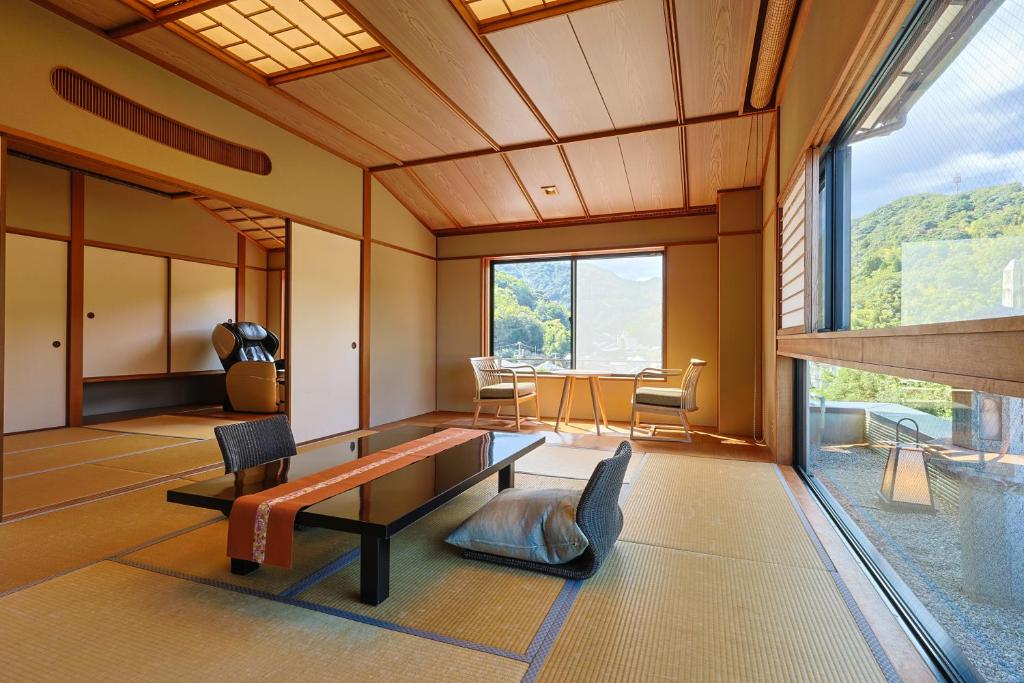 Ryokufukaku Tatami Room View