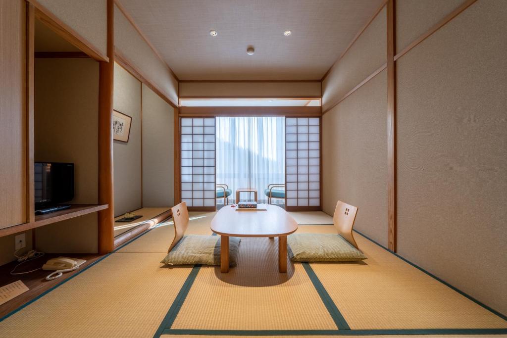 Ryokufuso Tatami Room Shoji Doors