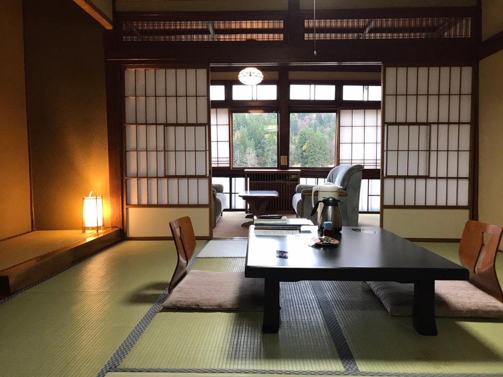 Ryounkaku Tatami Room Shoji Doors