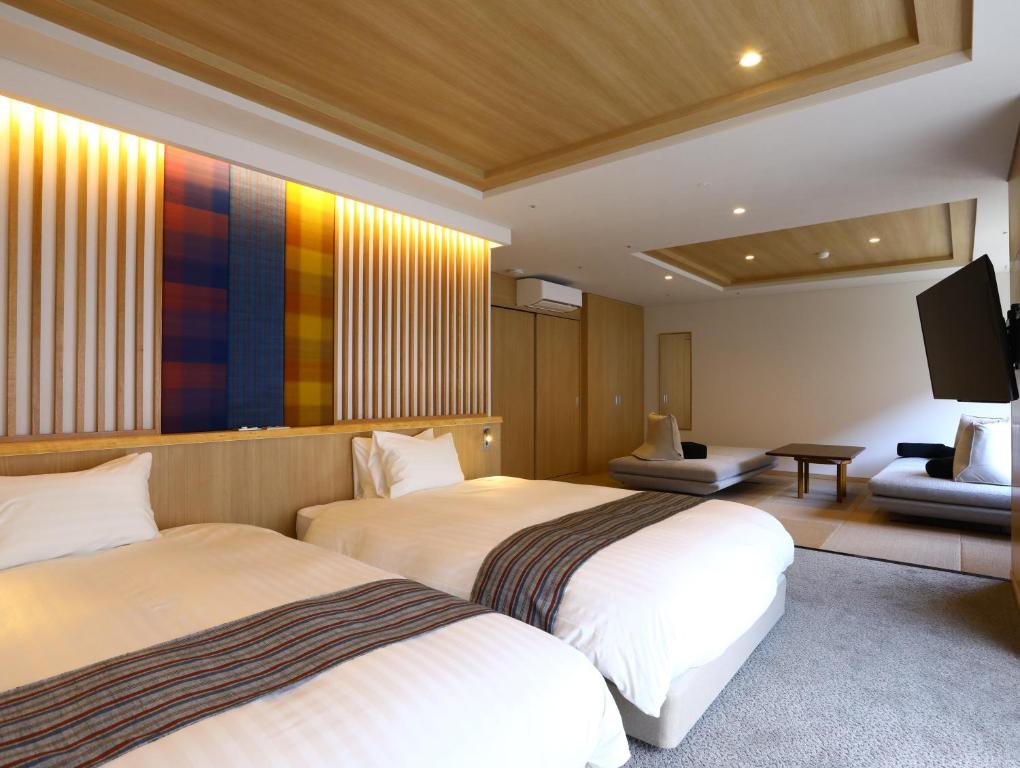 Saito Hotel Modern Room Tatami Area