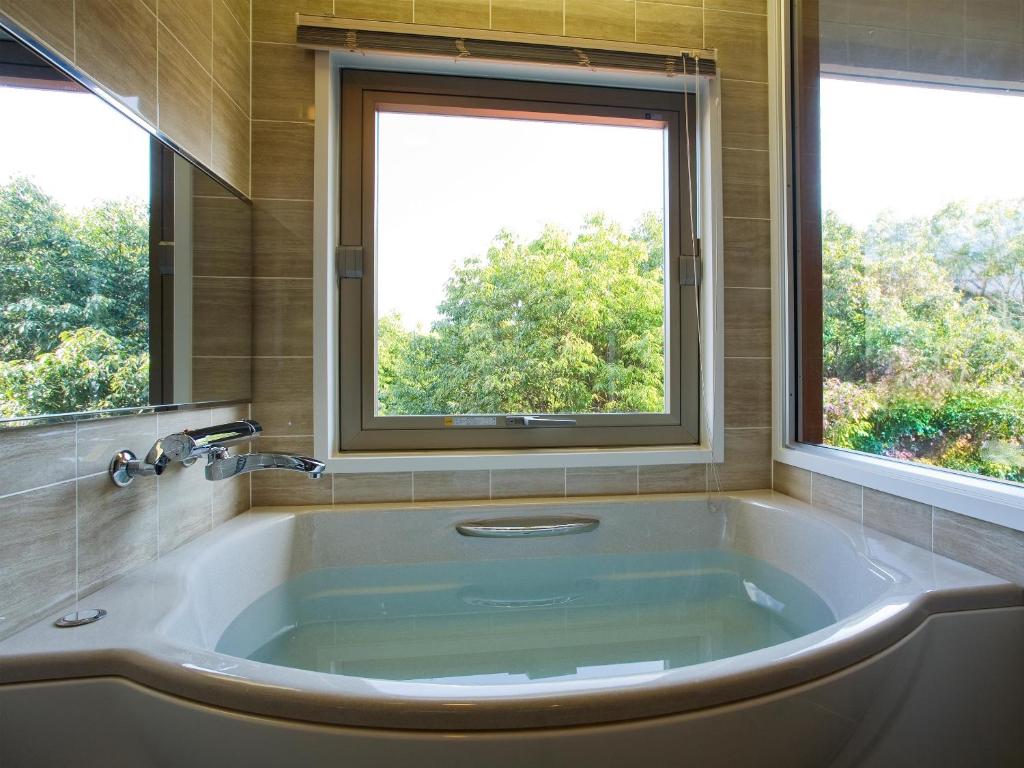Sakuranoshoukotohiragrandhotel Bathroom Tub