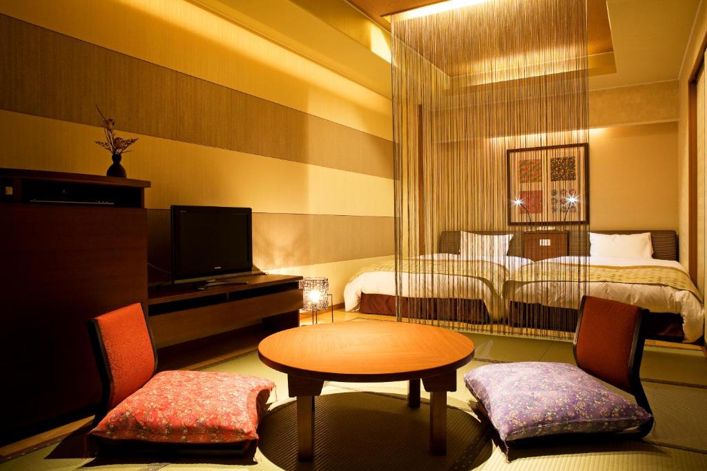 Sakuranoshoukotohiragrandhotel Tatami Room Futon Seating