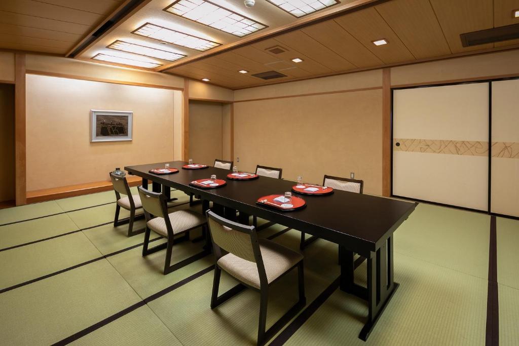 Sansuikan Kinryu Dining Room Tatami
