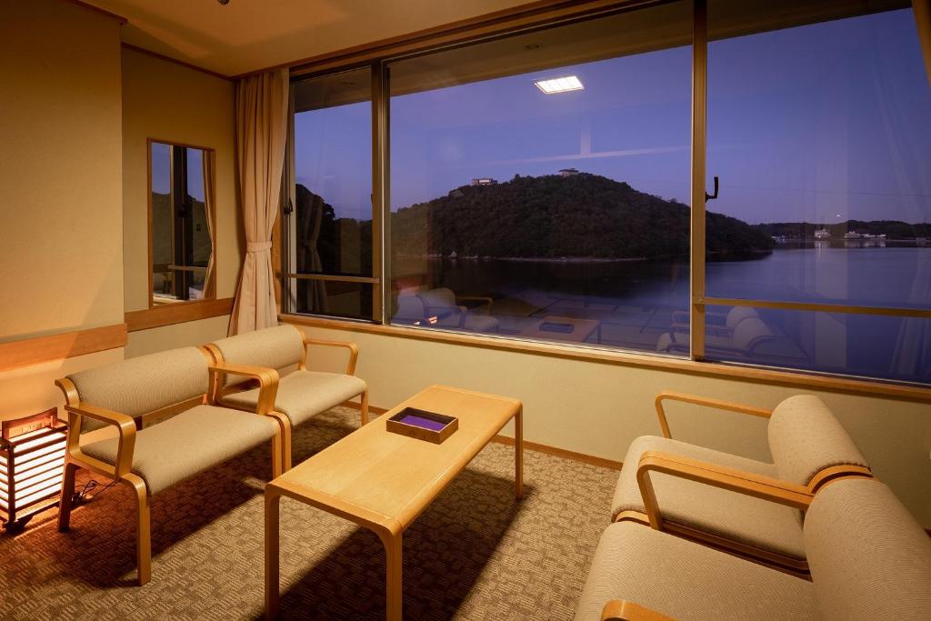 Sansuikan Kinryu Lakeview Room
