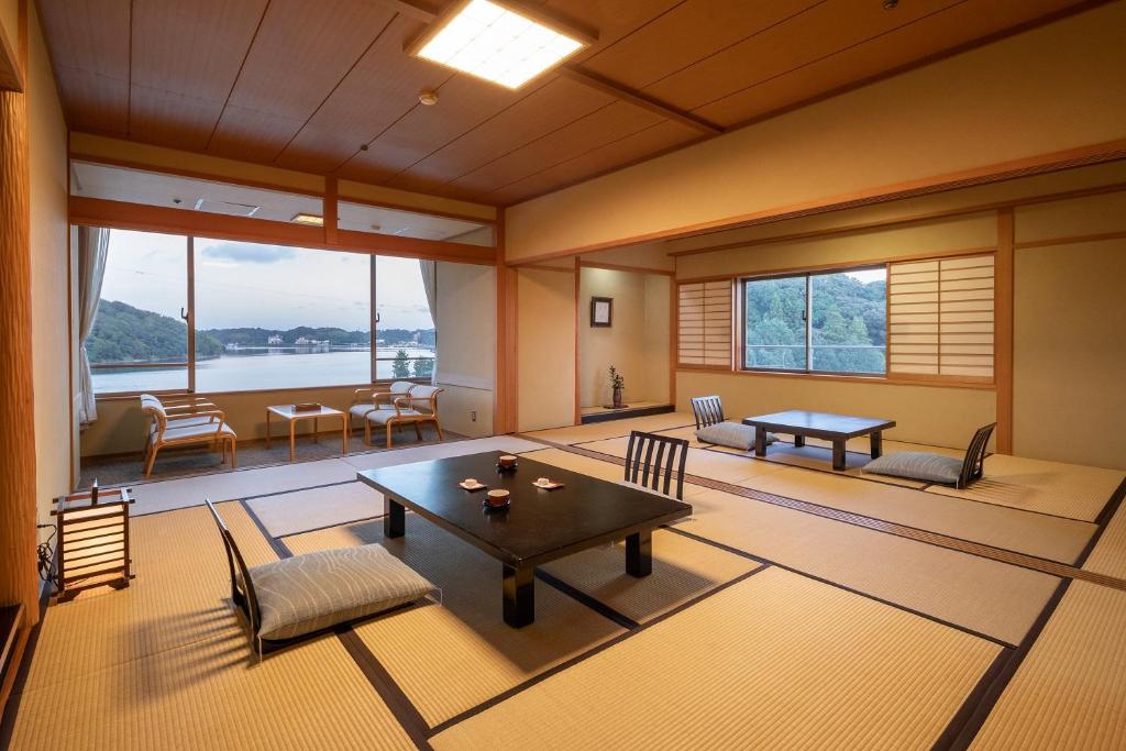 Sansuikan Kinryu Tatami Room Lake View