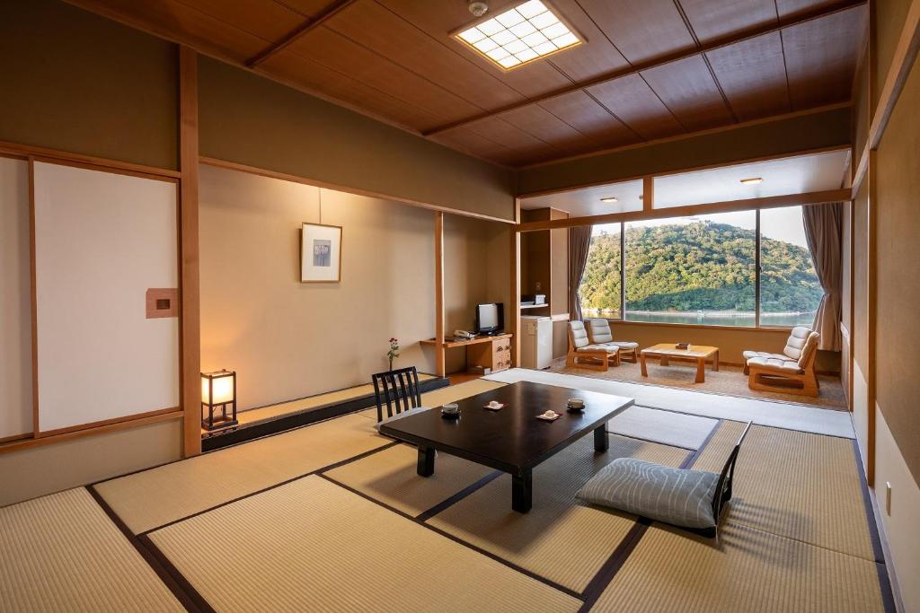 Sansuikan Kinryu Tatami Room View