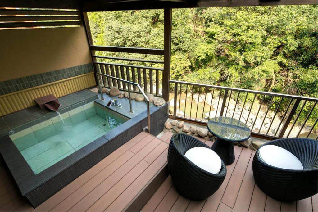 Sansuikan Private Onsen Deck