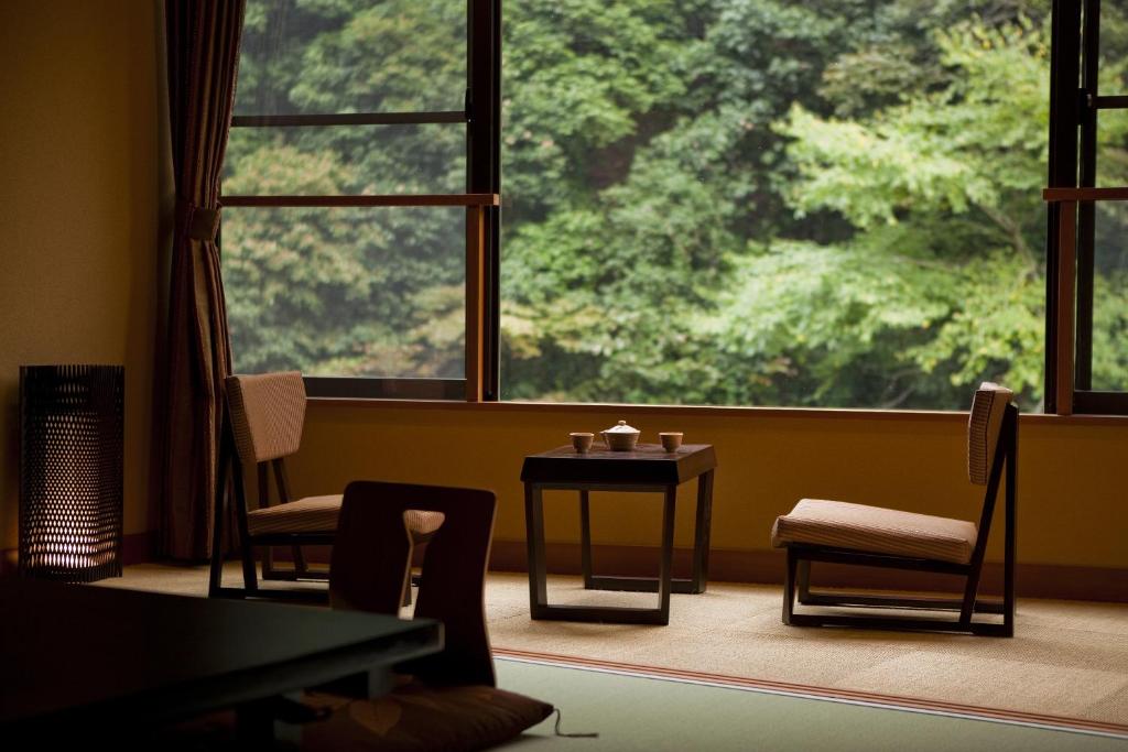 Sansuikan Tatami Room Tea Set
