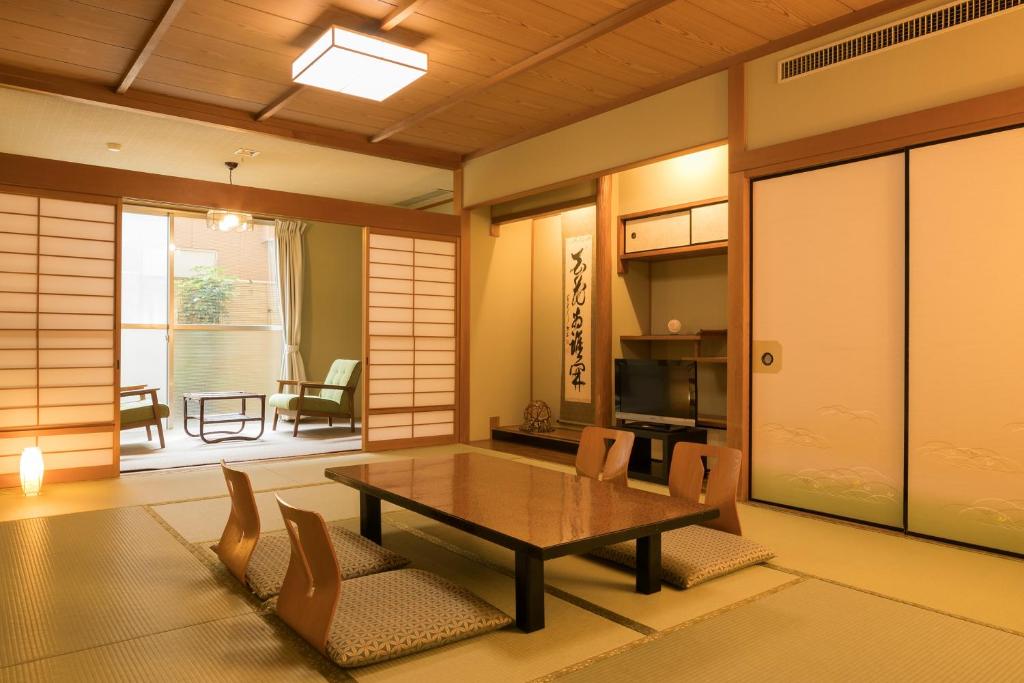 Sansuikan Tatami Room Tea Table