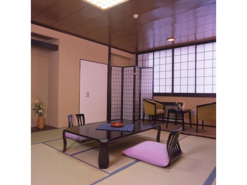 Sanyo Hotel Tatami Room