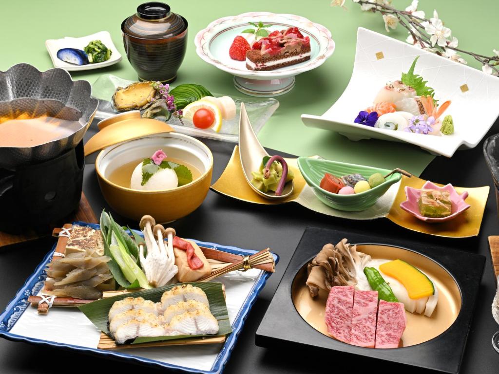 Sato Yu Mukashibanashi Yuzanso Kaiseki Dish