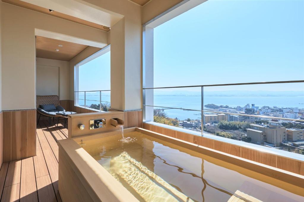 Sato Yu Mukashibanashi Yuzanso Private Onsen Bath With View
