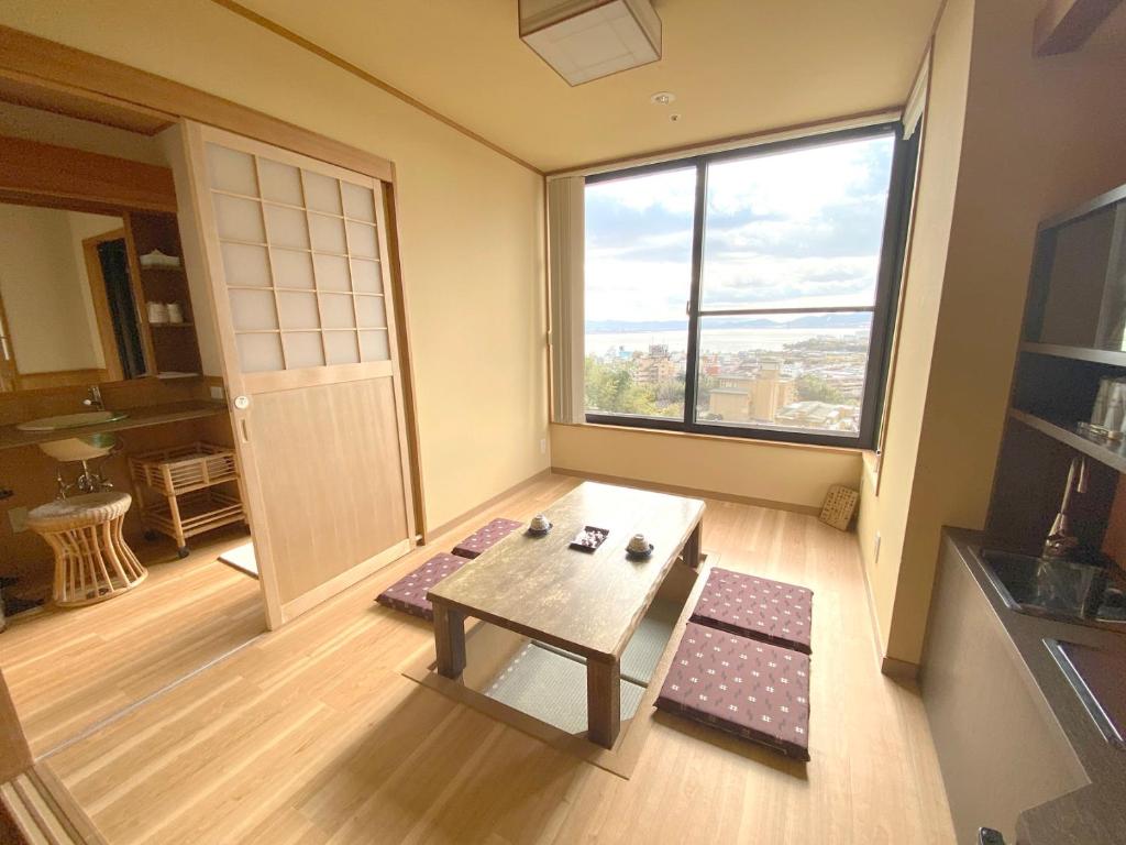 Sato Yu Mukashibanashi Yuzanso Room With City View And Tatami