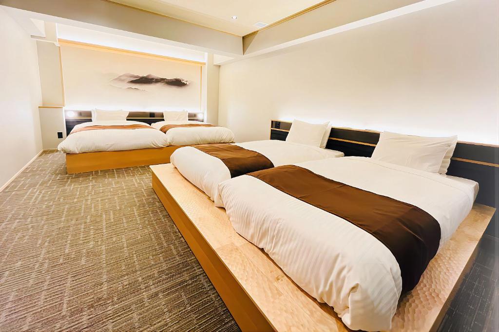 Sato Yu Mukashibanashi Yuzanso Twin Bed Room