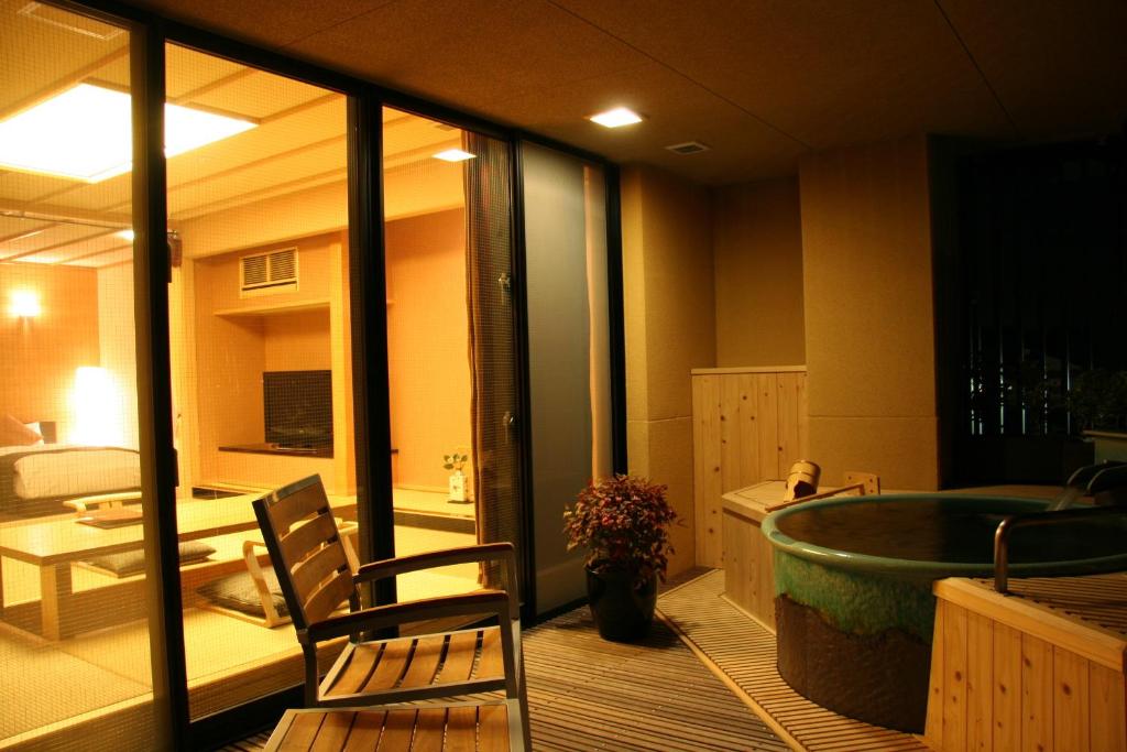Seiryuso Yamaga Onsen Outdoor Bath Tatami Room