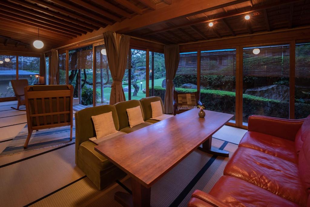 Sekitei Lounge Room Tatami Garden View