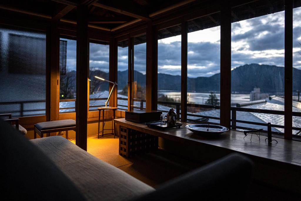 Sekitei Window View Evening