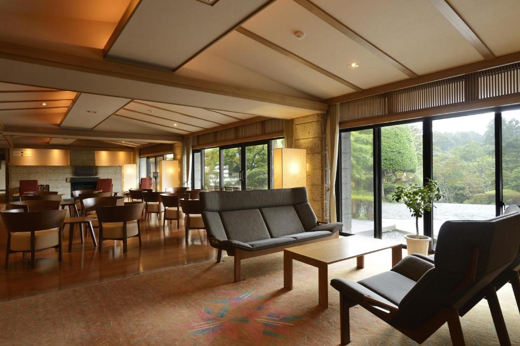 Senkyoro Lounge And Garden View