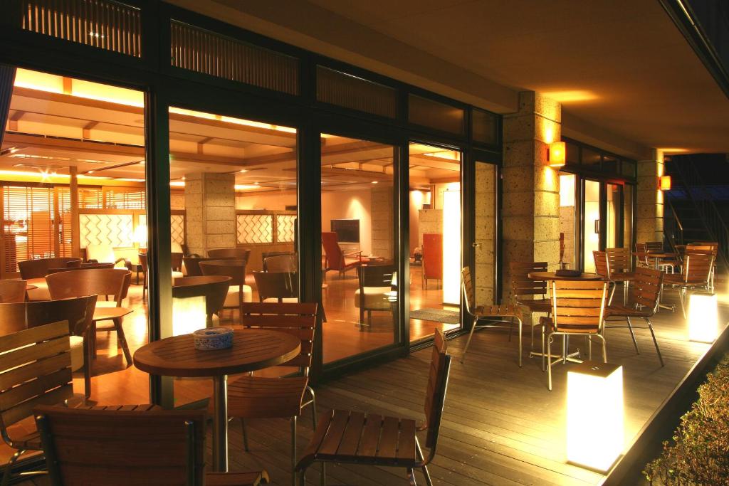 Senkyoro Outdoor Dining Area