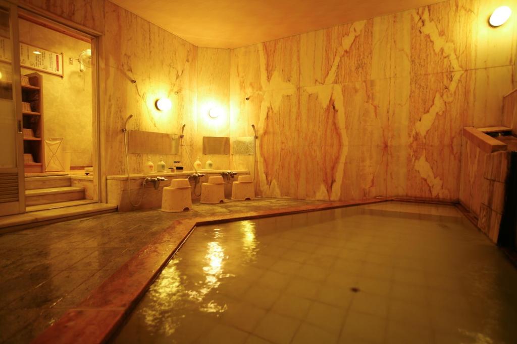 Sennen No Yu Koman Onsen Bath