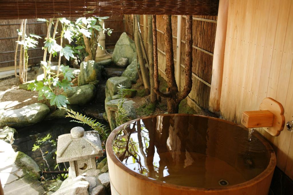 Sennen No Yu Koman Outdoor Onsen