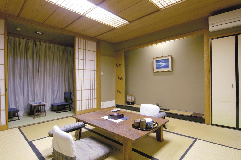 Sennen No Yu Koman Tatami Room Tea Set