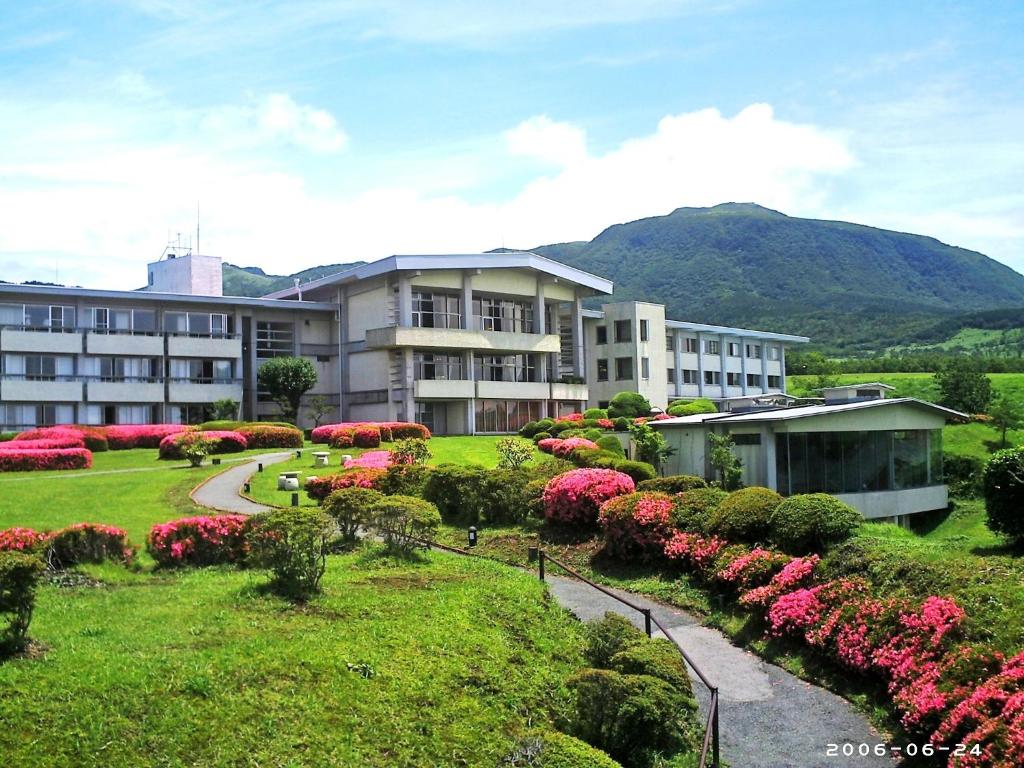 Senomoto Kogen Hotel Exterior Garden