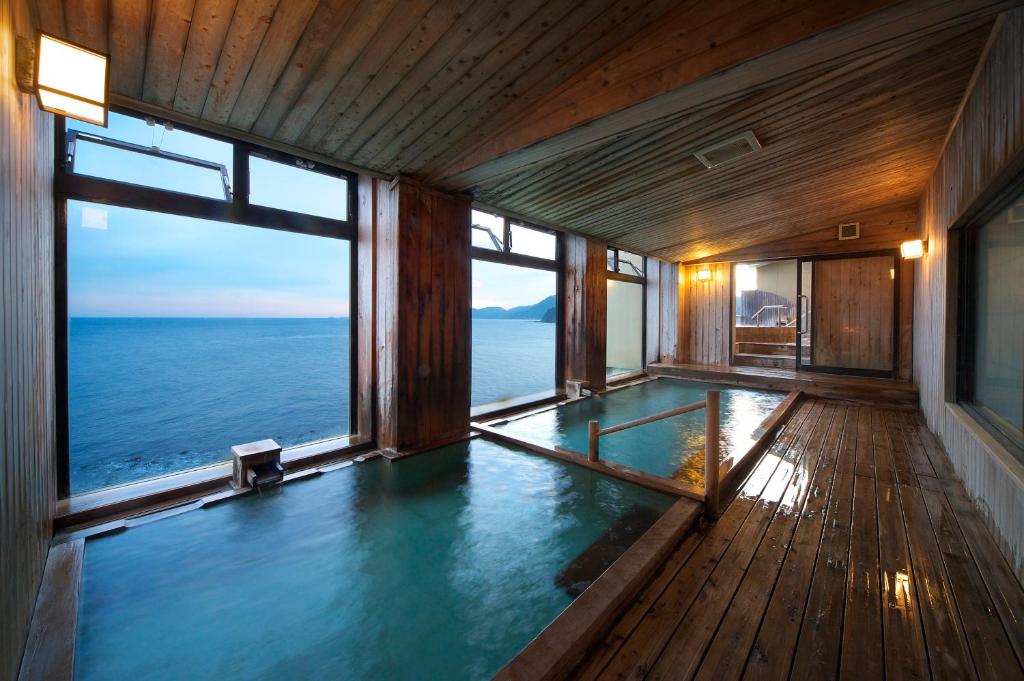 Senoumi Indoor Onsen With Ocean View