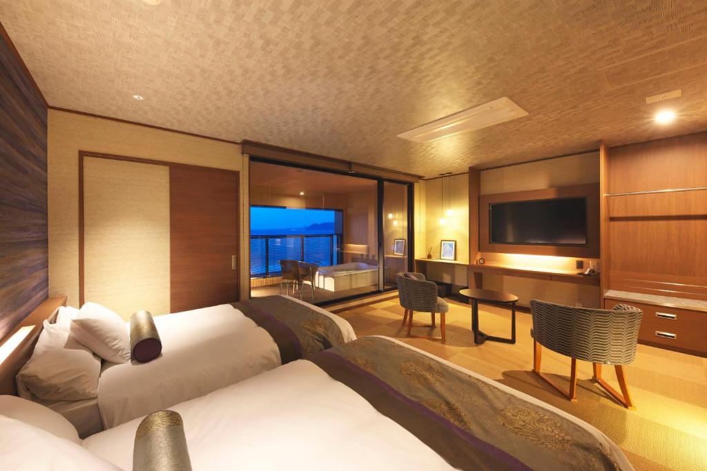 Senoumi Modern Twin Room