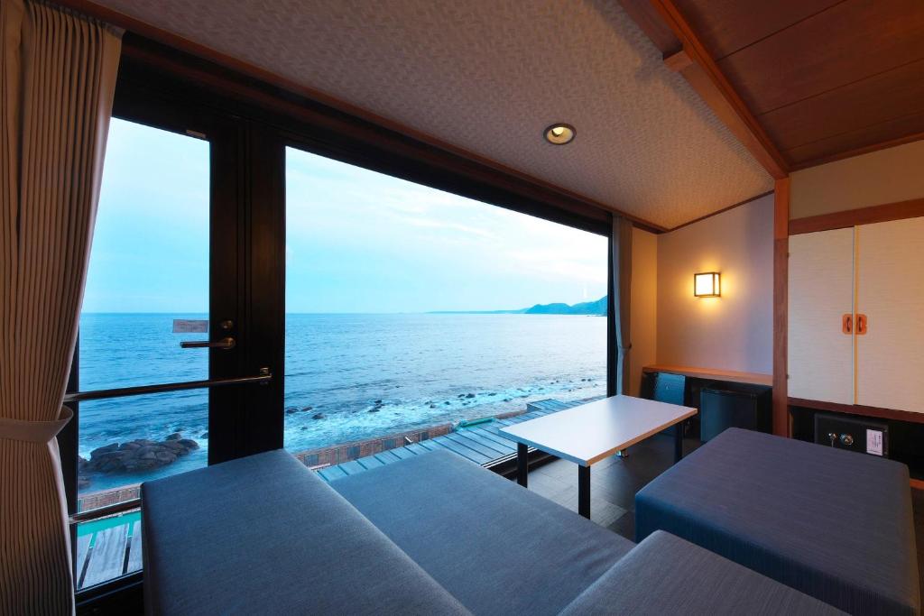Senoumi Oceanview Room