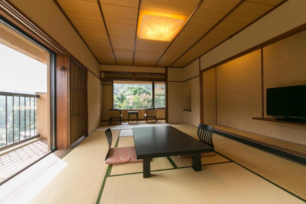 Shikanoyu Hotel Tatami Room Balcony