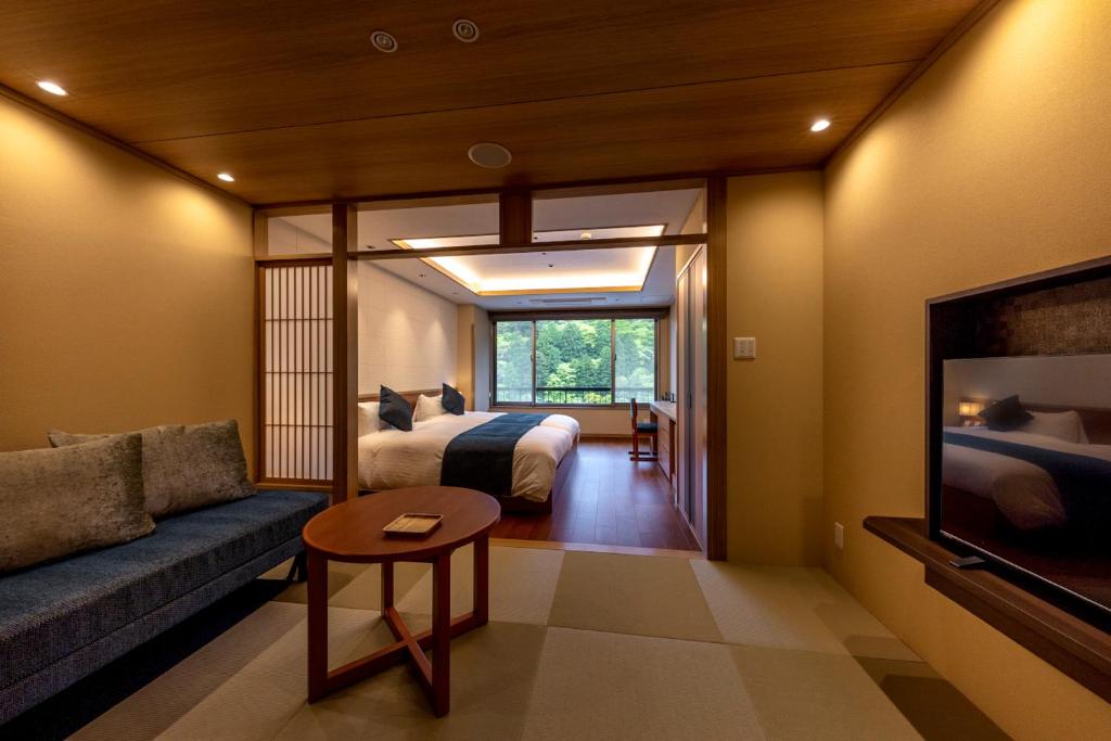 Shikanoyu Hotel Tatami Sitting Bedroom View