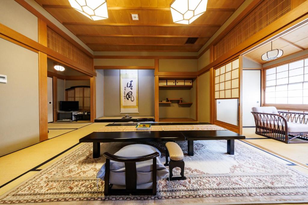 Shikitei Ryokan Tatami Room