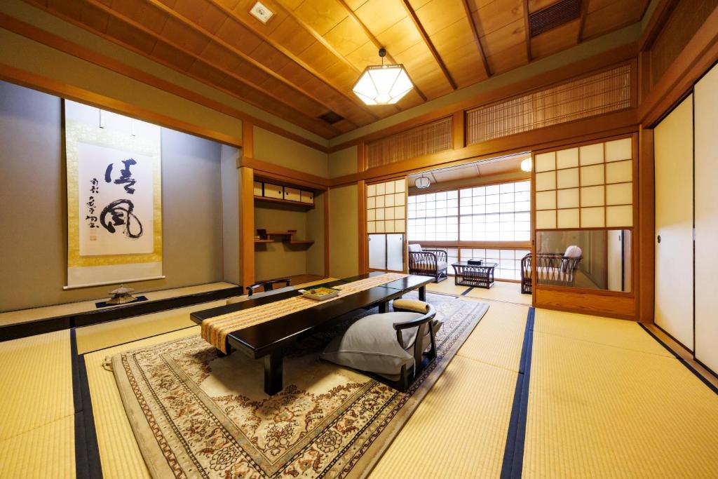 Shikitei Traditional Tatami Room
