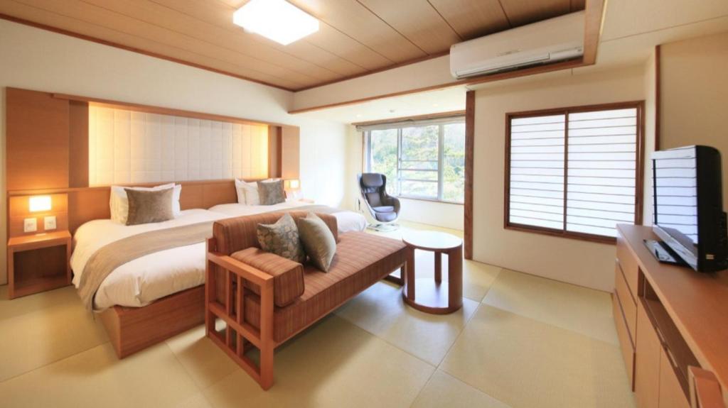 Shimobe Hotel Modern Tatami Room