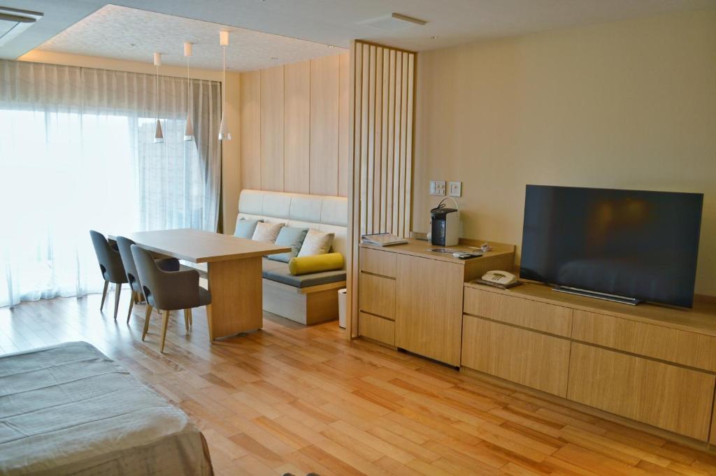 Shimoda Yamatokan Modern Room