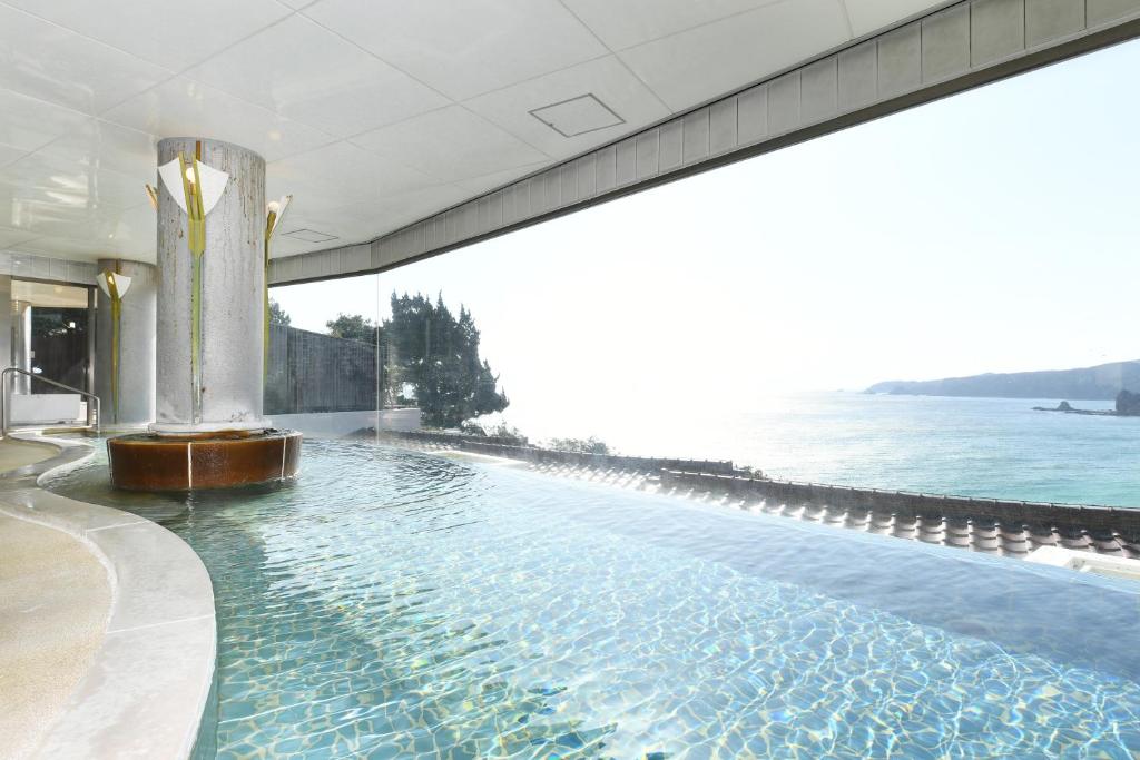 Shimoda Yamatokan Rooftop Onsen Ocean View
