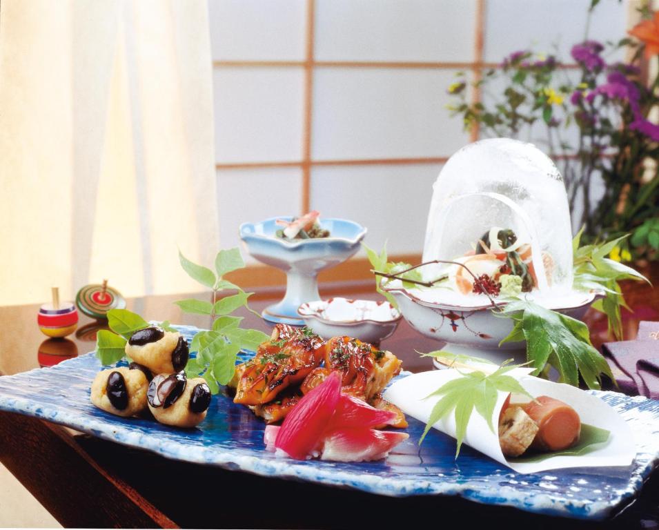 Shimofujiya Kaiseki Dish