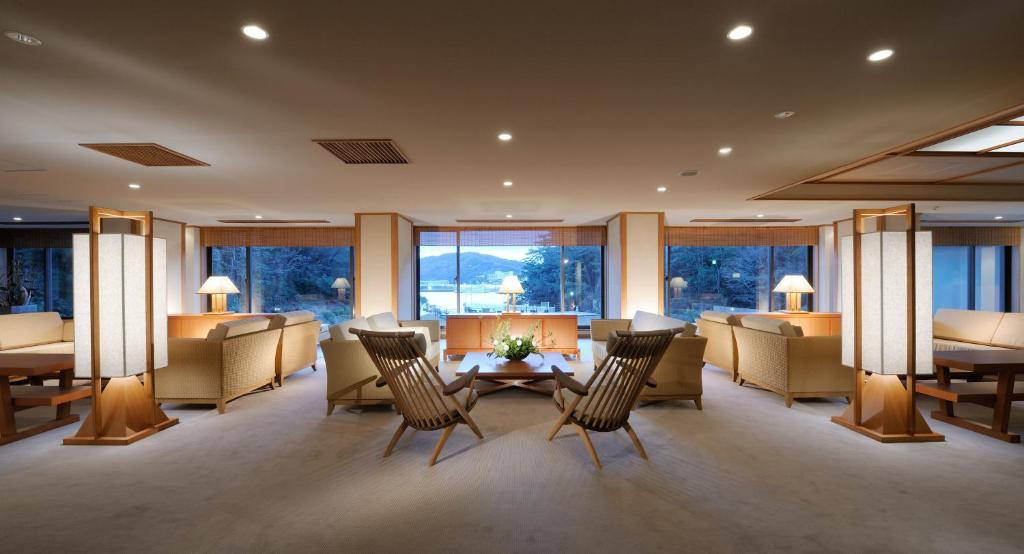 Shioji Tei Modern Lounge