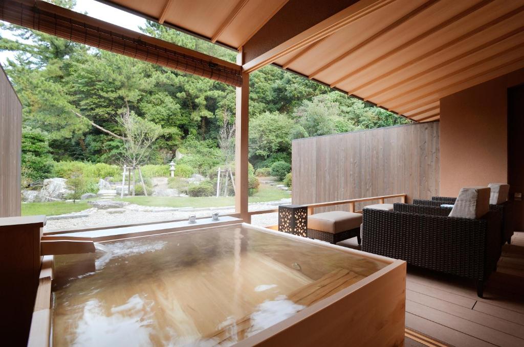 Shioji Tei Open Air Bath