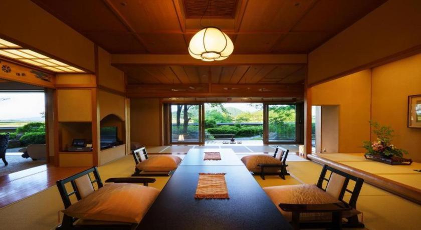Shiratama No Yu Kahou Tatami Room Garden View